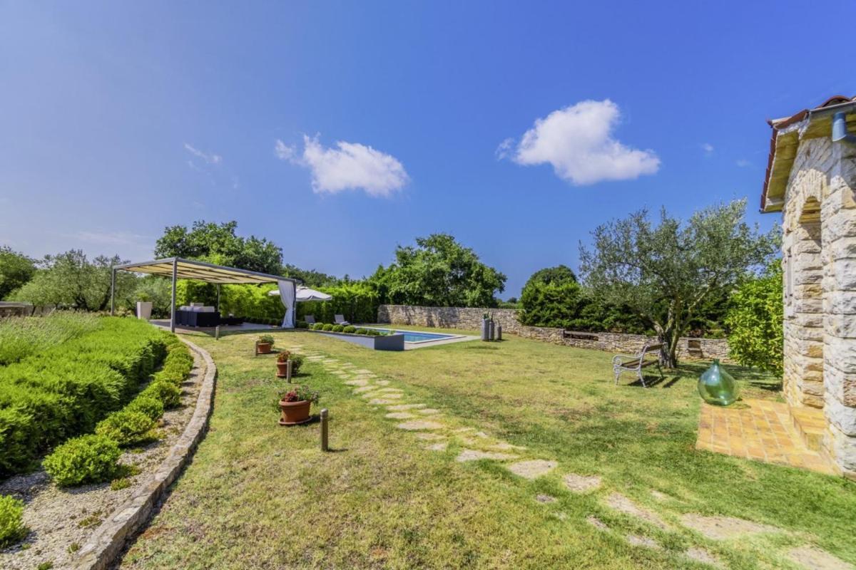 Villa Istria Moderna In Muntic