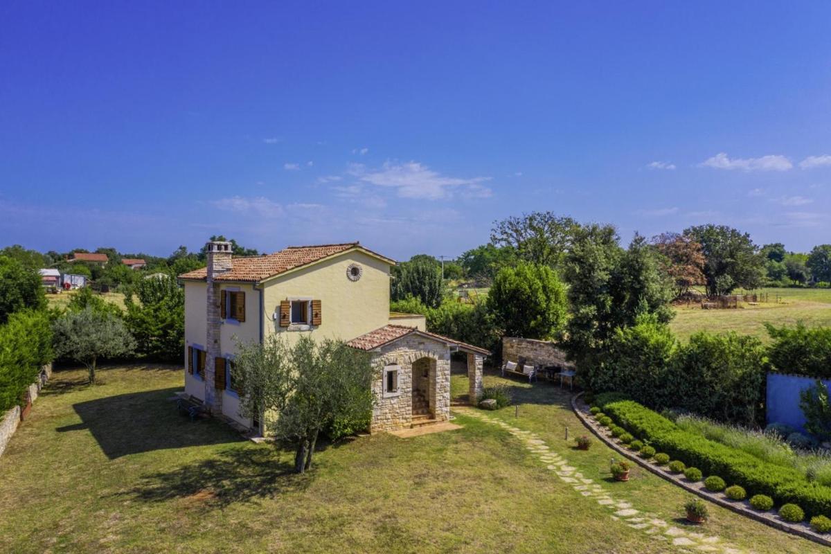 Istria Moderna In Muntic Pula